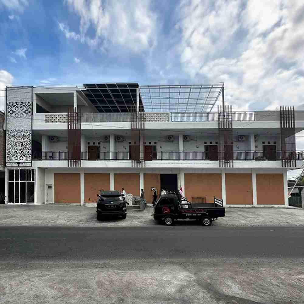 Ruko 2 Lantai, Kost, dan Cafe ( Ibu Dewi )